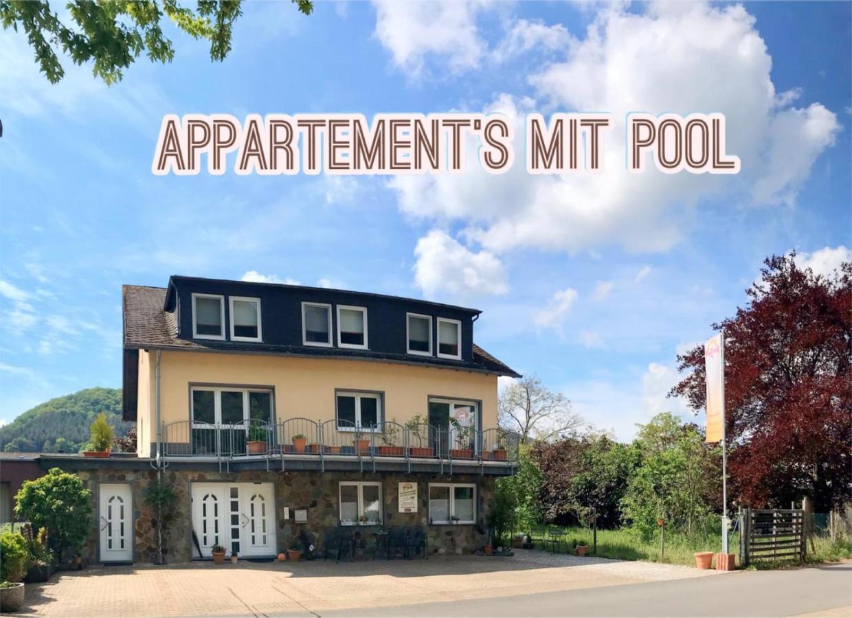 ארנסט Residenz Moselzauber - Ferienwohnungen Mit Pool Landschaft מראה חיצוני תמונה