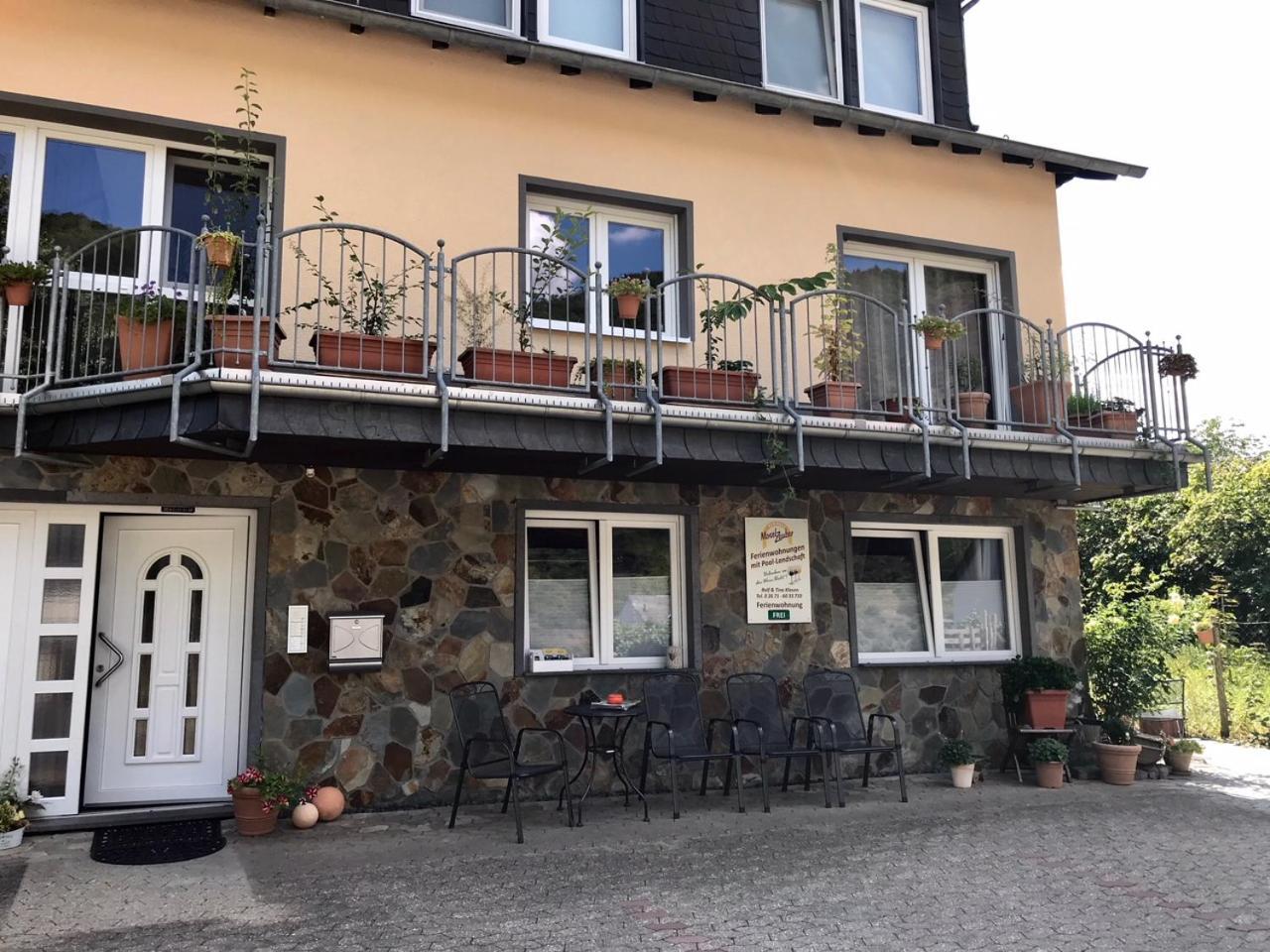 ארנסט Residenz Moselzauber - Ferienwohnungen Mit Pool Landschaft מראה חיצוני תמונה
