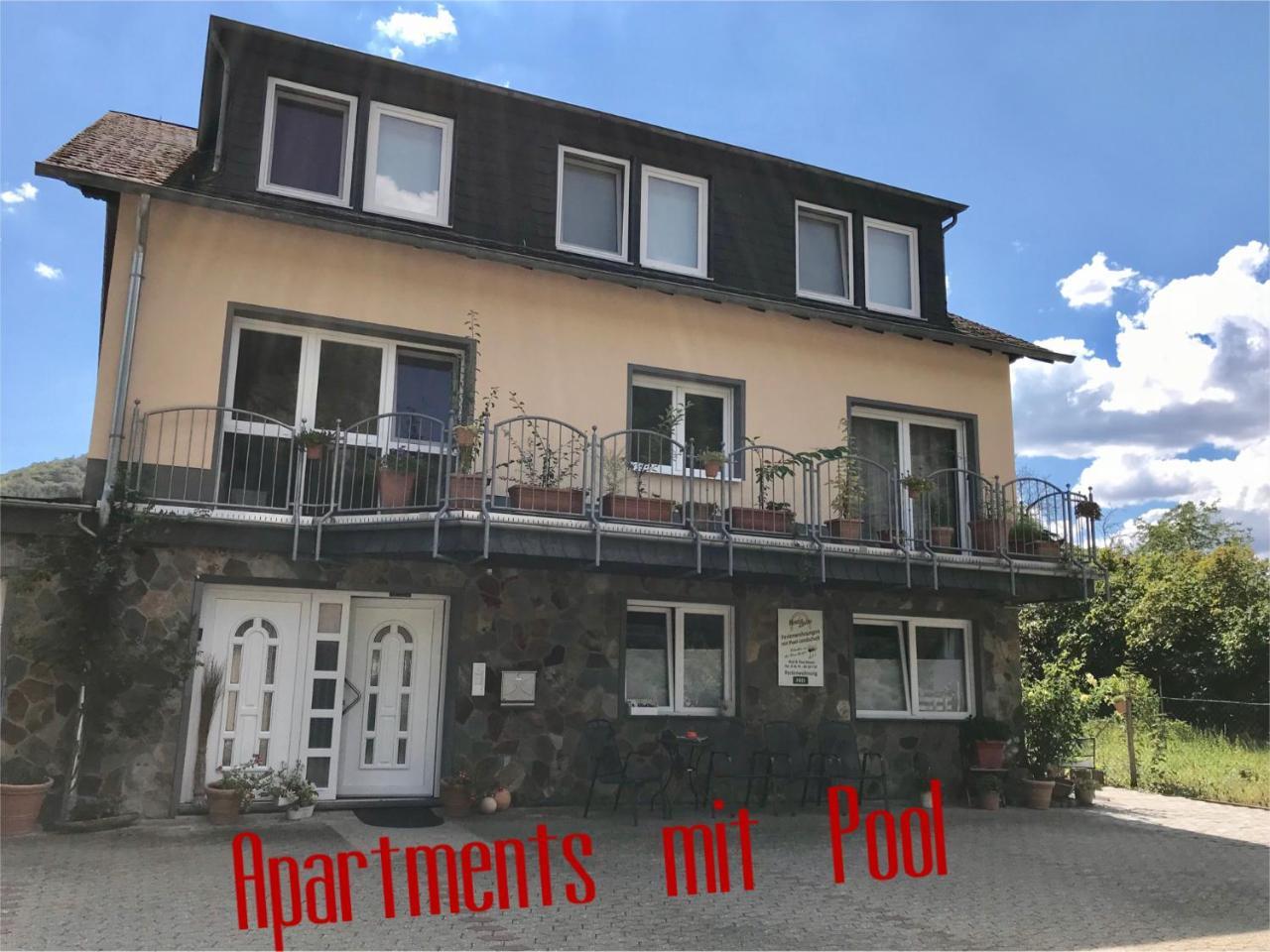 ארנסט Residenz Moselzauber - Ferienwohnungen Mit Pool Landschaft מראה חיצוני תמונה